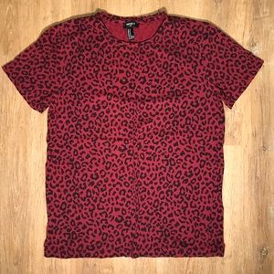 Forever 21 Men Cheetah Print Tee (Medium/Burgandy)